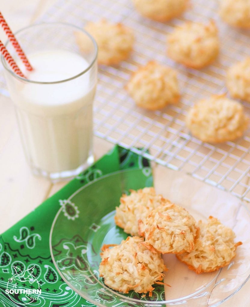 Coconut macaroons made with sugar, flour, vanilla and egg white are cookies that are so easy to make and your family will love.