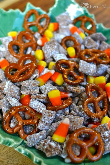 www.asouthern-soul.blogspot.com A Southern Soul | Candy Corn Snack Mix