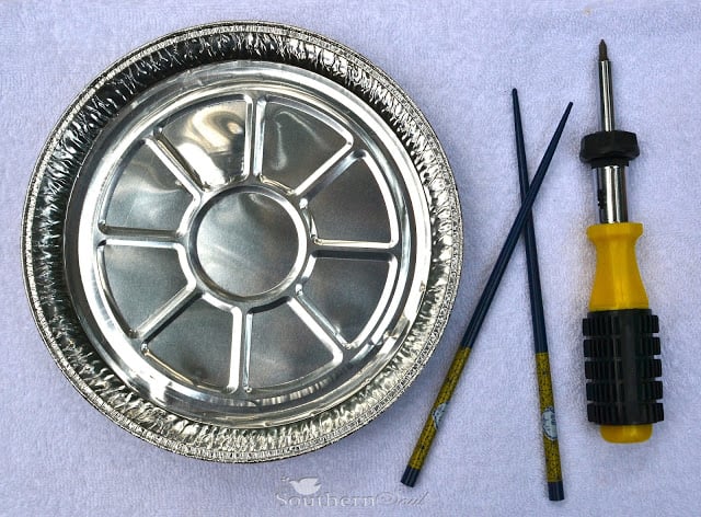 http://asouthern-soul.blogspot.com/2015/06/hack-grill-pan-for-100.html Metal Pan Tools from Hack: Grill Pan for $1.00 recipe