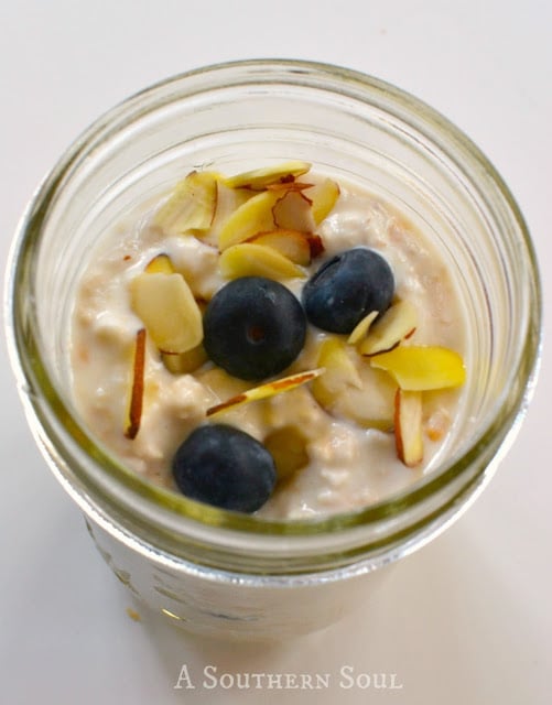 Blueberry Almond Overnight Oats | http://asouthern-soul.blogspot.com Blueberry Almond Overnight Oats