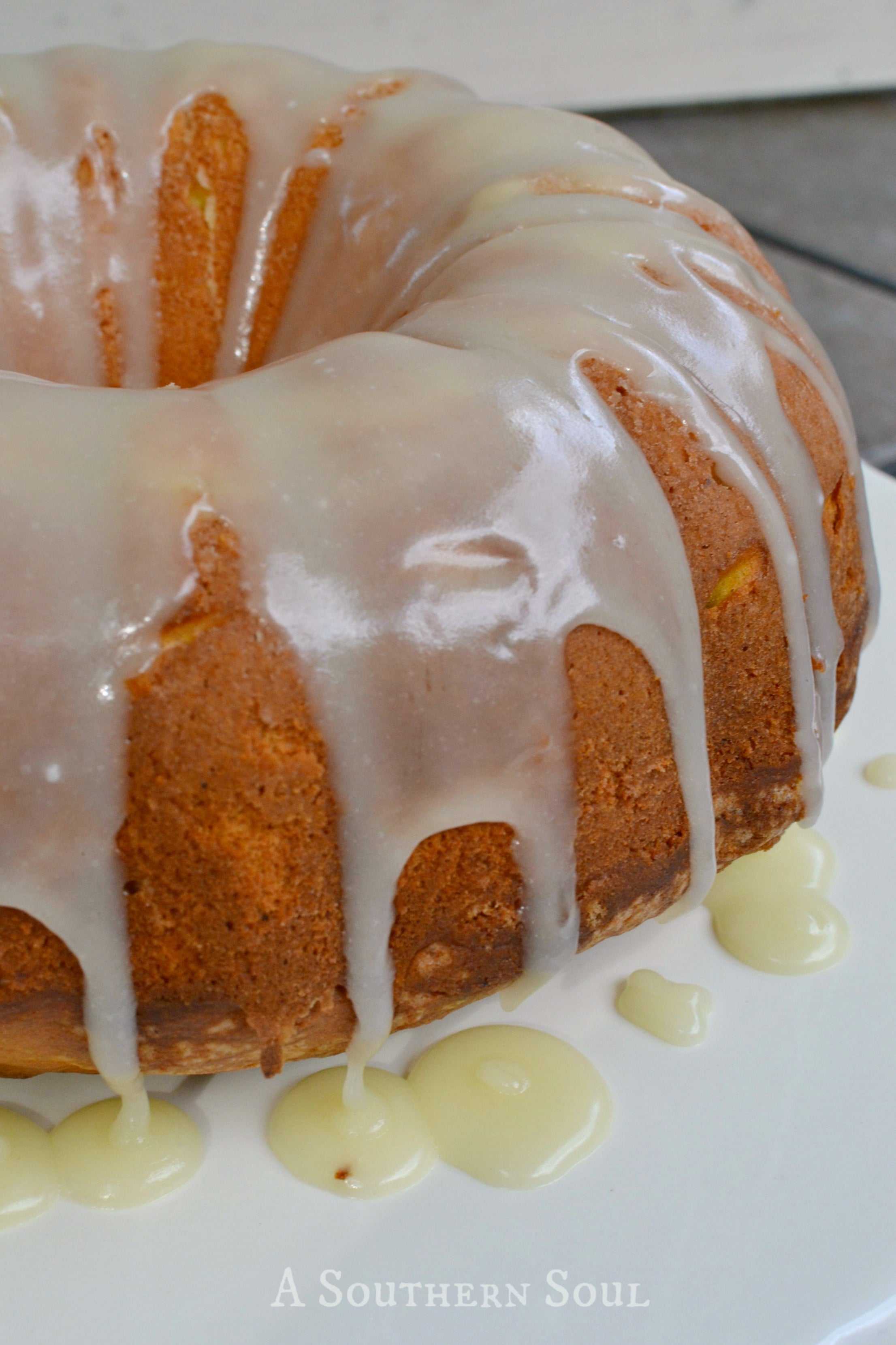 pumpkin-cake-whole-side-viewwm