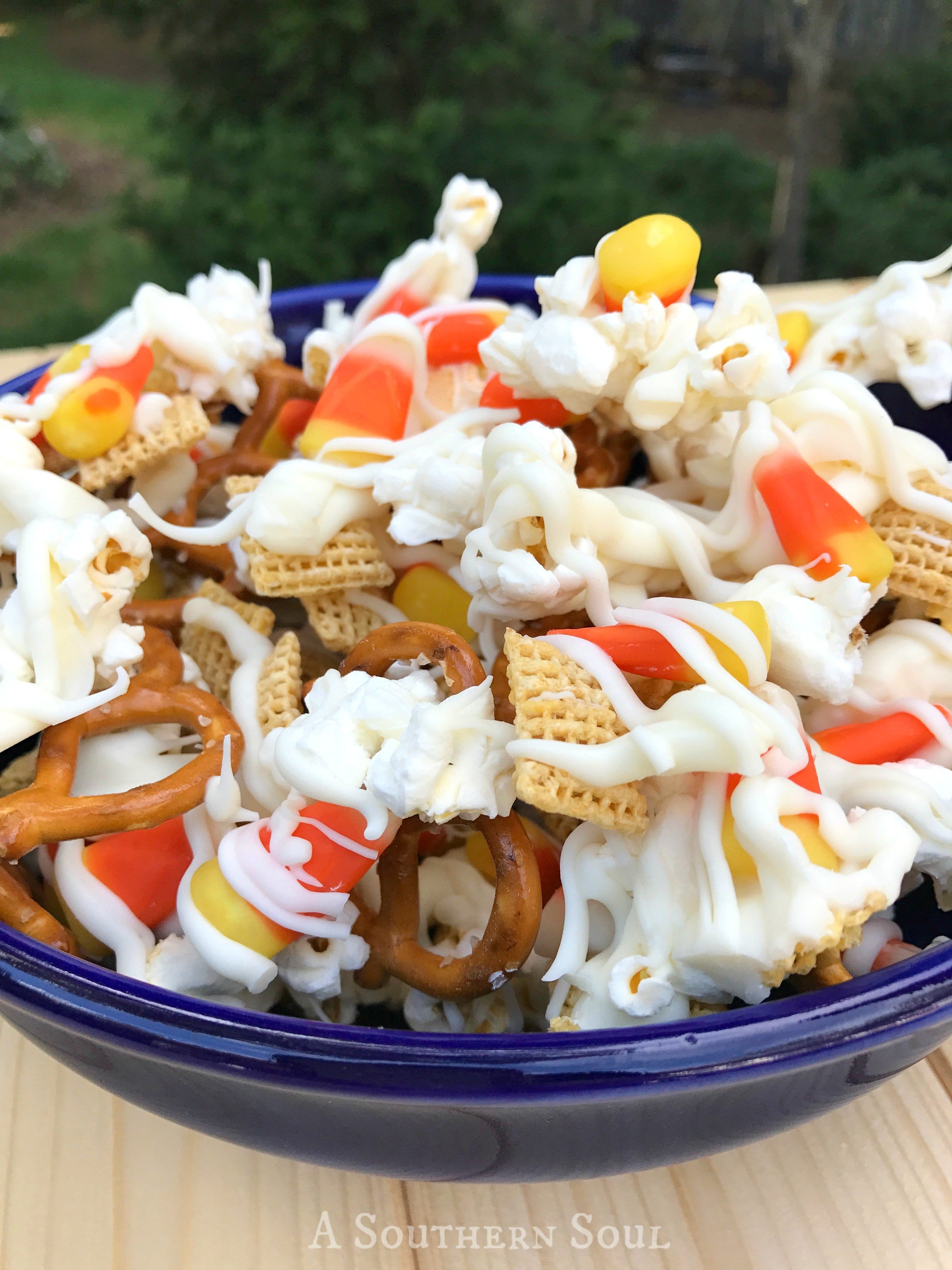 halloween-crunch-bowl-closewm