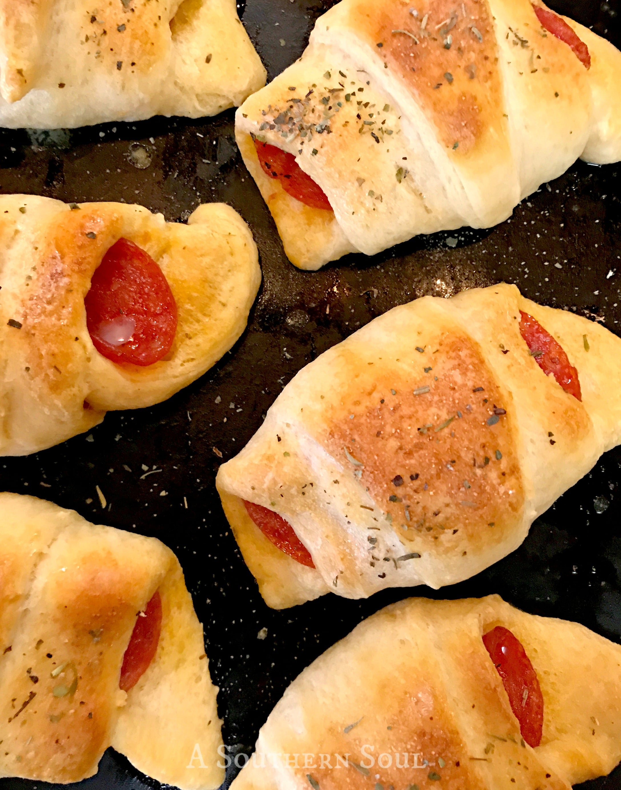 cheese pizza crescent bites