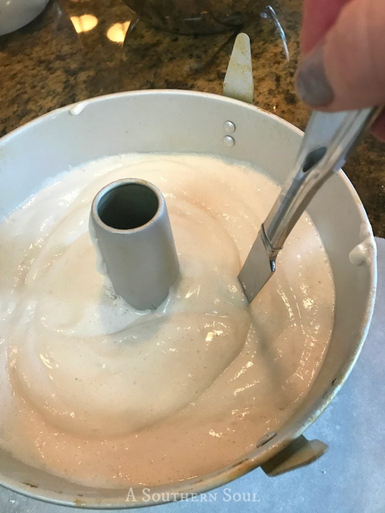 angel food cake with sugar