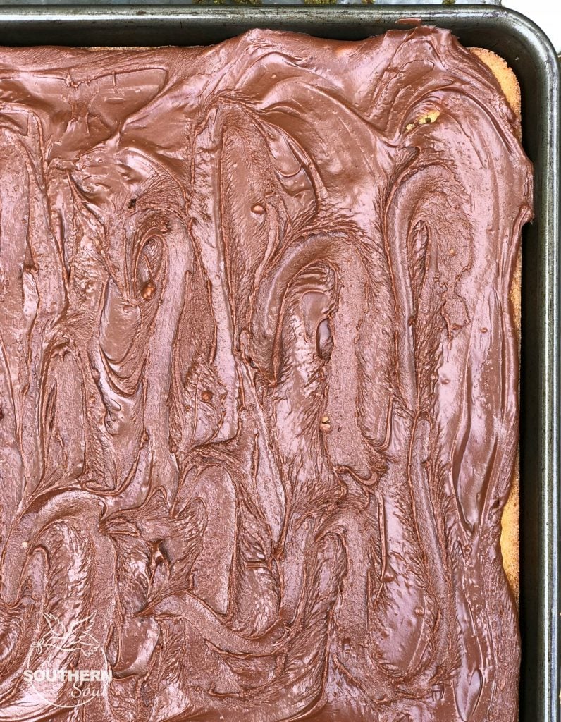 vanilla sheet cake with chocolate fudge icing