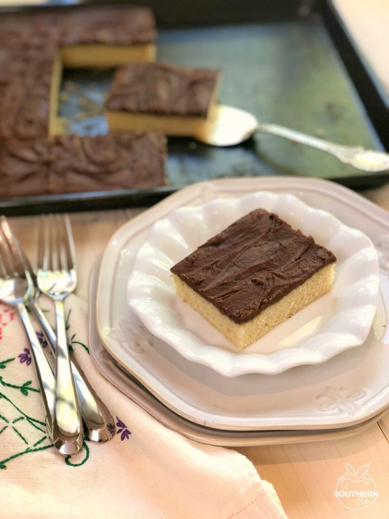 vanilla sheet cake with chocolate fudge icing