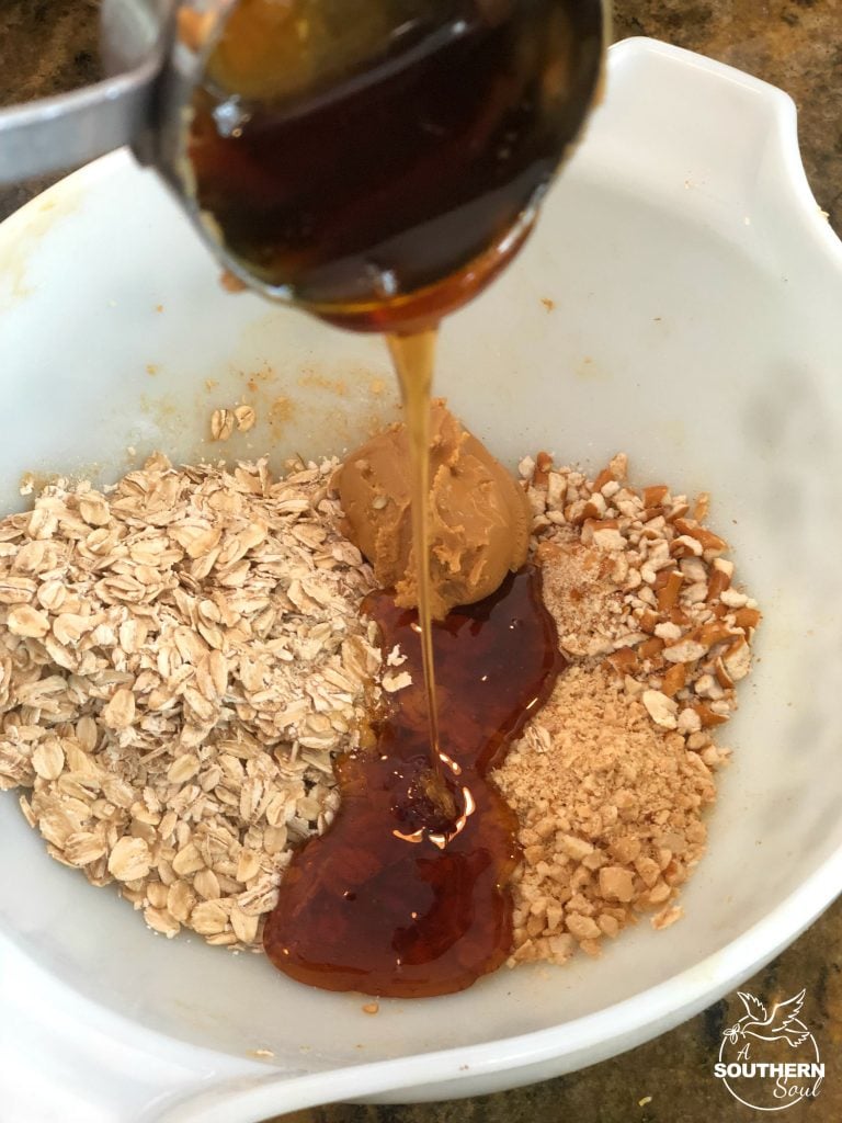 no bake sweet & salty energy bites with oatmeal