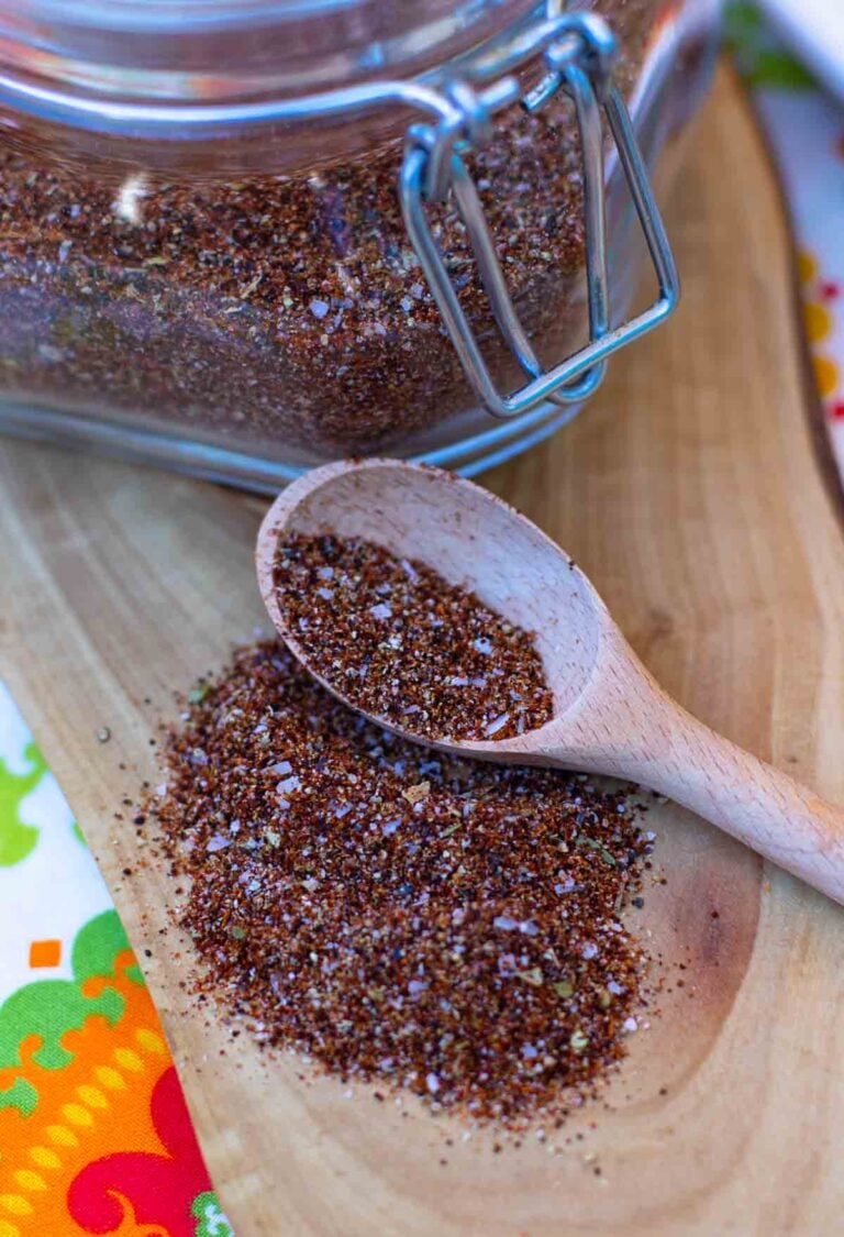 Homemade Taco Seasoning made with chili powder, oregano, smoked paparika, onion and garlic powder, salt and pepper. Easy to make for tacos, nachos, burritos and quesadillas.