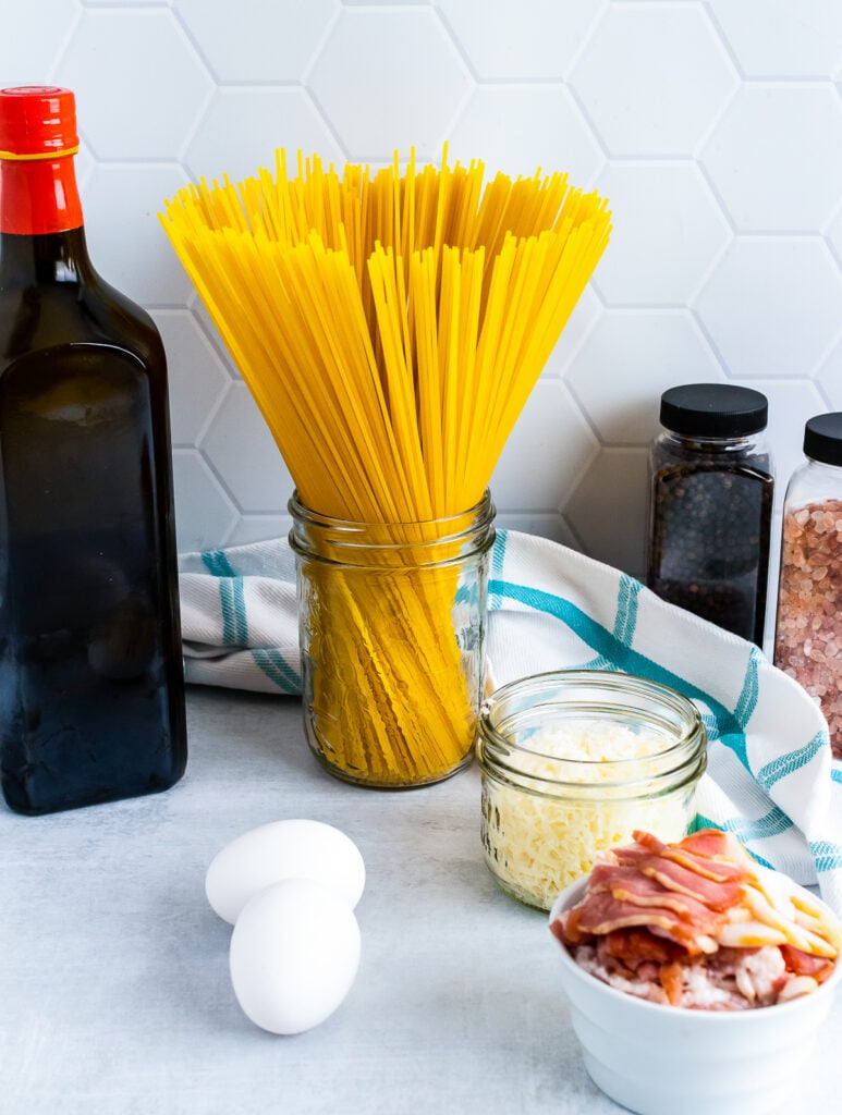 Spaghetti and other ingredients for Pasta Carbonara