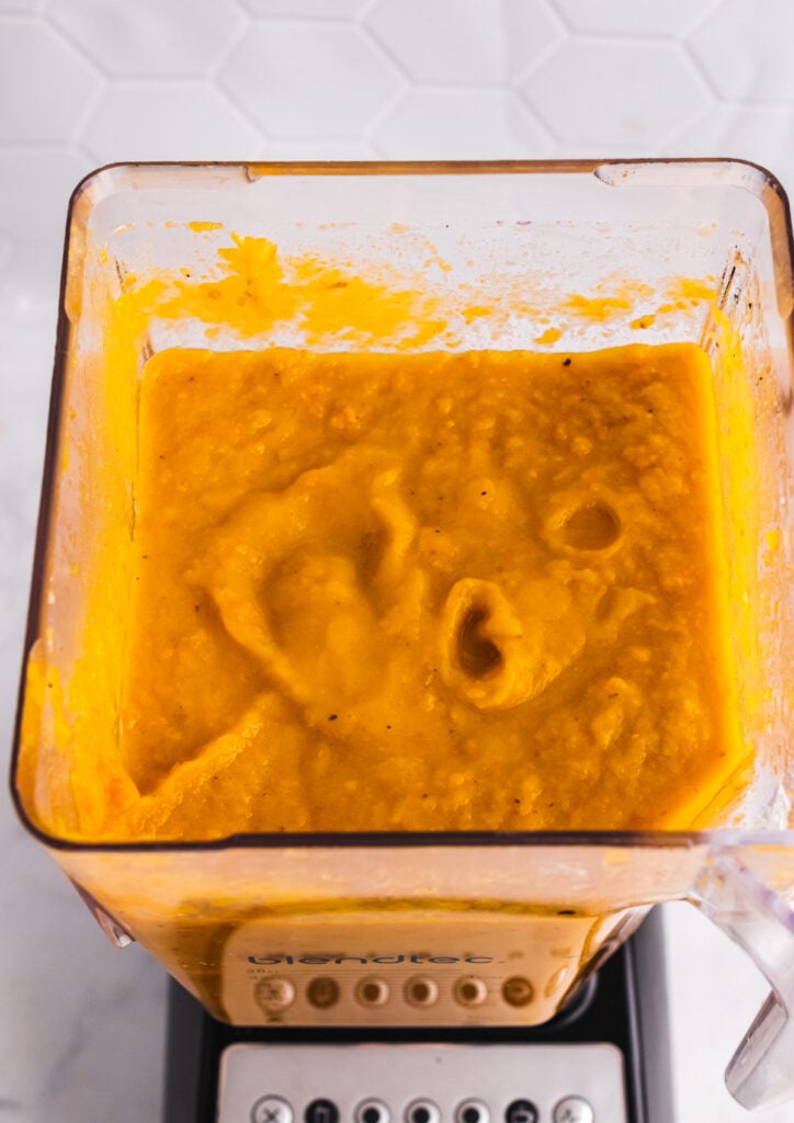 Rosted Sweet Potato Soup in a blender.