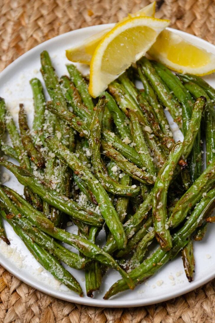 Air Fryer Green Beans with lemon and parmesan are made in just 10 minudes for a healthy, flavorful side dish.