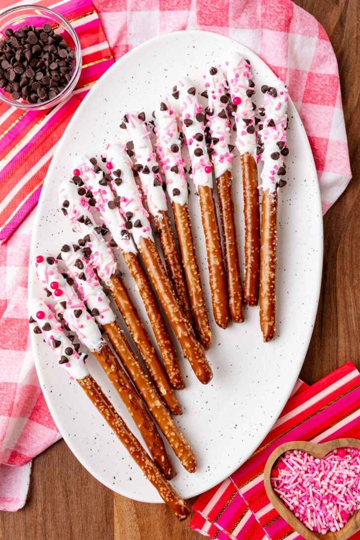 These Valentine’s Day Pretzel Rods are a fun, easy treat made with pretzels, white bark, and festive sprinkles. Perfect for parties, gifts, or a sweet holiday snack!